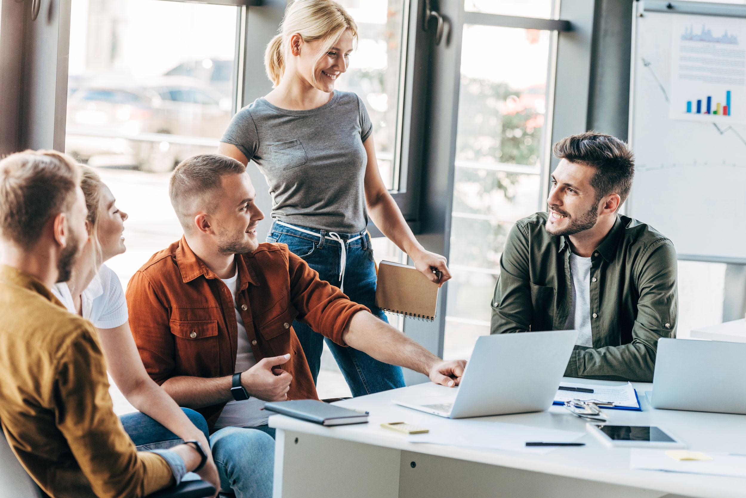 group-of-seo-marketers-working-together